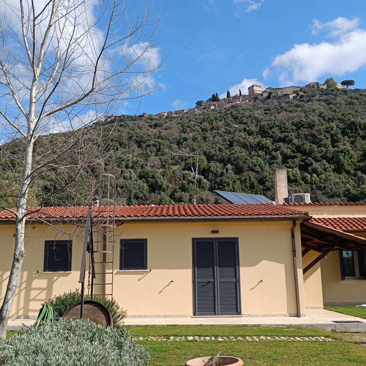 Guest House Romana Vecchia Monticchio  Bagian luar foto